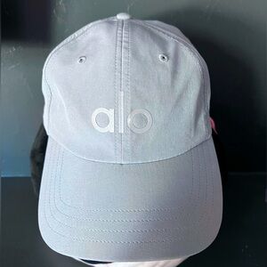 Alo Yoga Cap Off-Duty (OS)